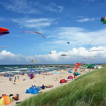 Nyaraló House Jaros Awiec Near Tropicana Park Jarosławiec