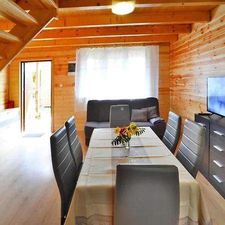 Vakantiehuis Comfortable In A Peaceful Setting *